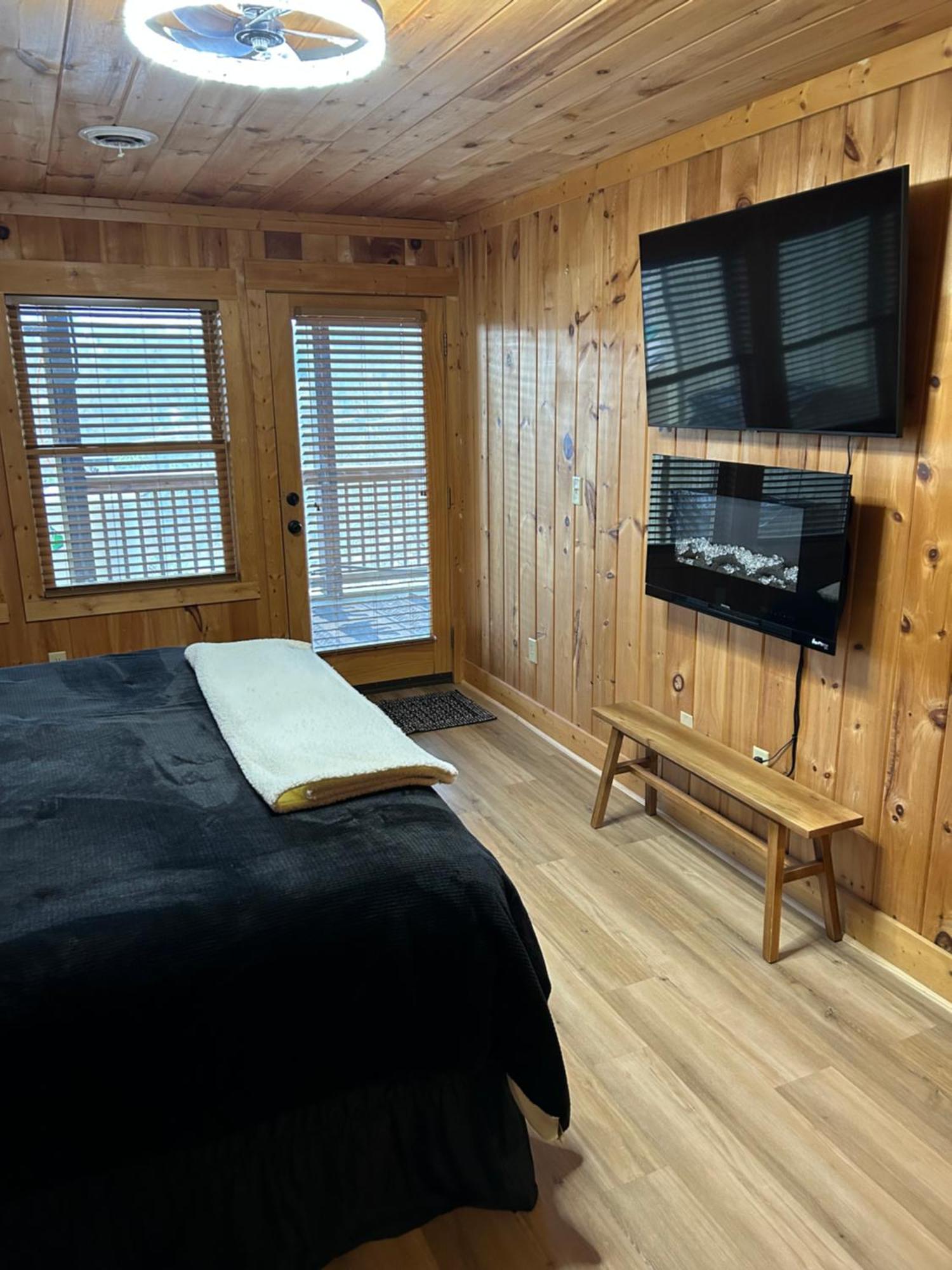 גטלינבורג Classy Bear Cabin מראה חיצוני תמונה